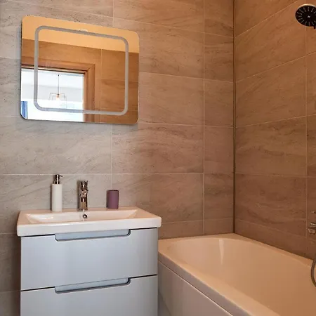 Glamour Sea View Family - N Pools * Mamaia