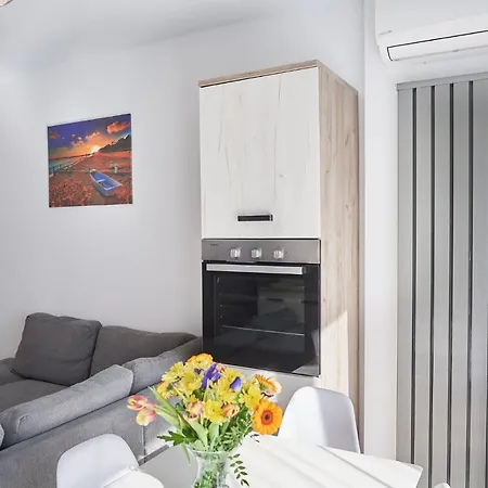 Glamour Sea View Family - N Pools * Mamaia