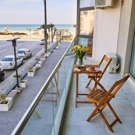Glamour Sea View Family - N Pools 马马亚