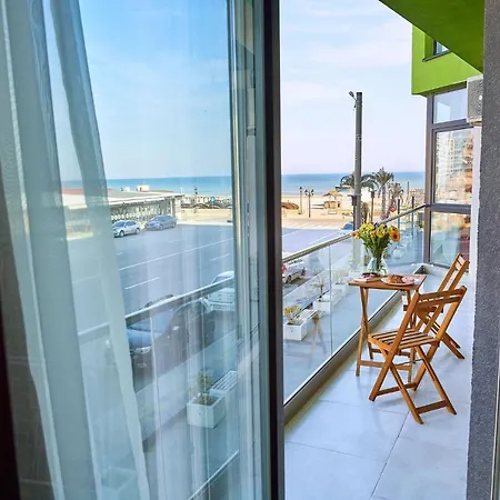 Glamour Sea View Family - N Pools 公寓 *