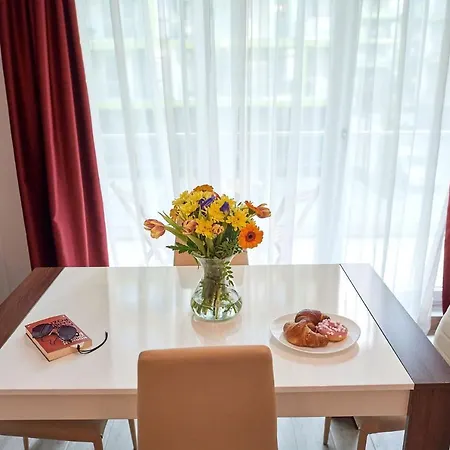 Glamour Sea View Family - N Pools Apartment *