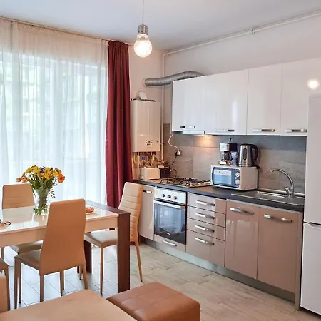 Glamour Sea View Family - N Pools Apartment *