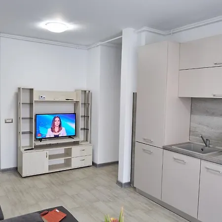 Glamour Sea View Family - N Pools Mamaia